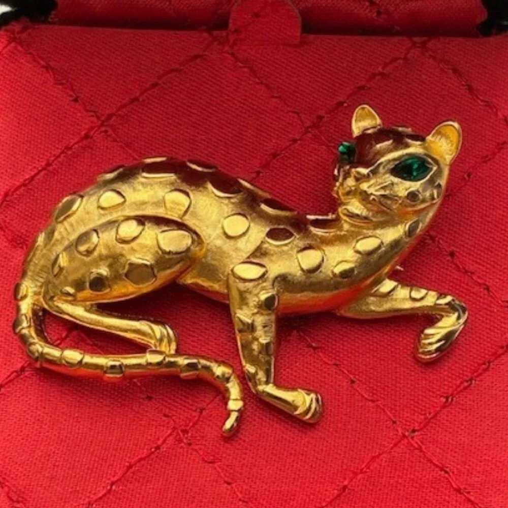 Vintage Crown Trifari Gold Leopard Cat Brooch with Box
